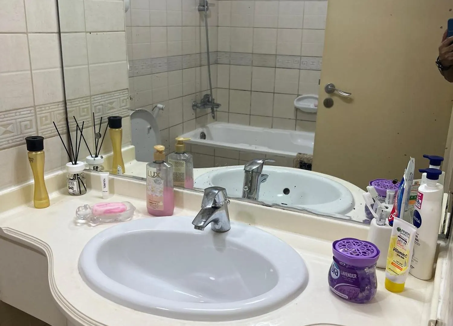 Sharjah Apartment 0*,